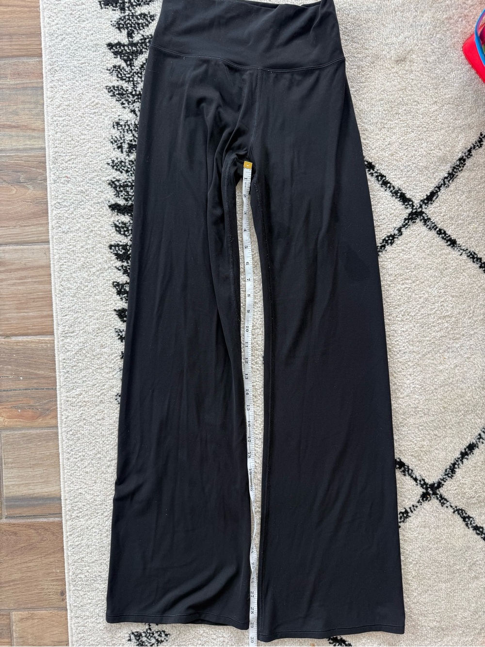 Vuori Black All The Feels Straight Leg Yoga Pants - Picture 9 of 10